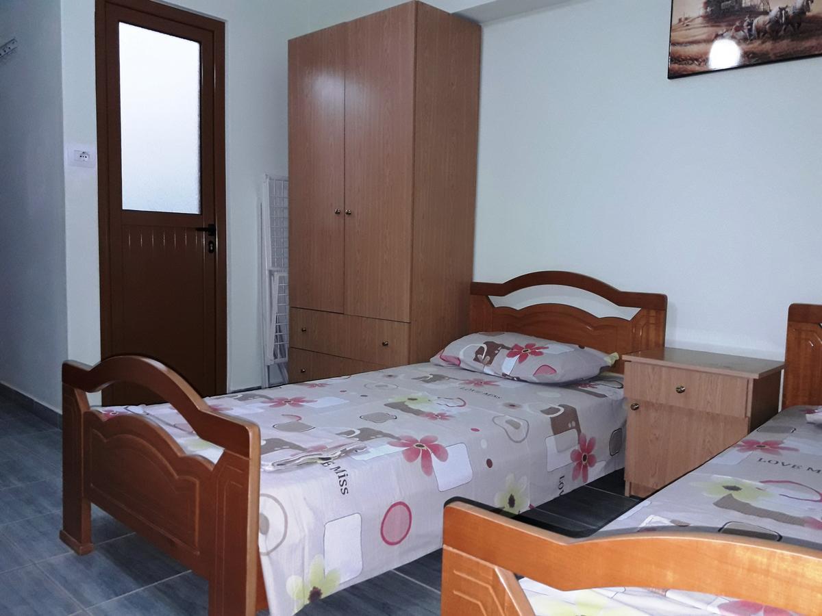Tani'S Guesthouse Ксаміл Екстер'єр фото
