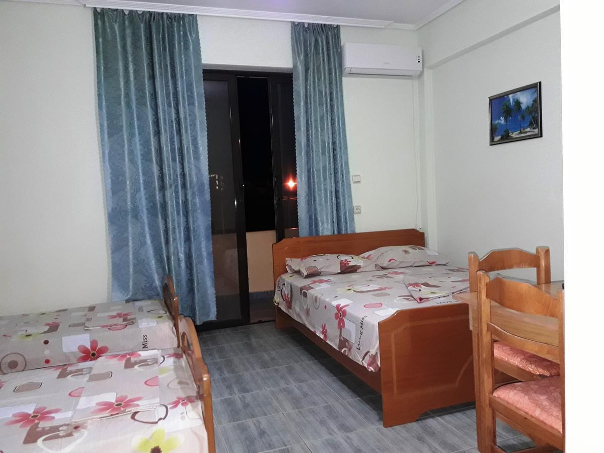 Tani'S Guesthouse Ксаміл Екстер'єр фото